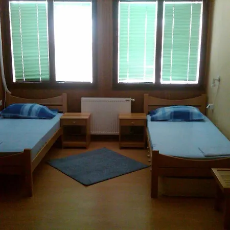 Hostel Av *